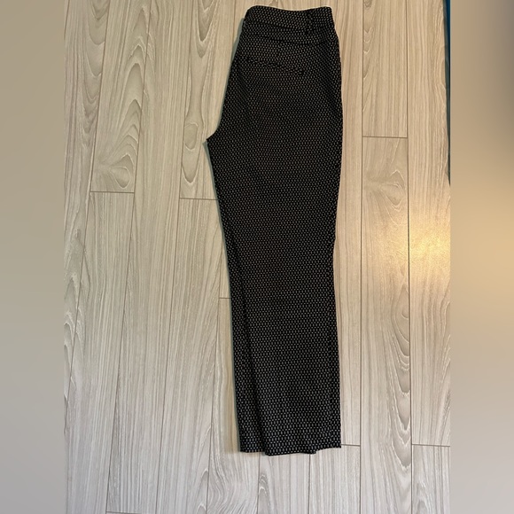 Ricki’s Capri Pants - Picture 5 of 10